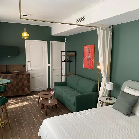 Les Fougeres Festival Jardin Garage Apartment *